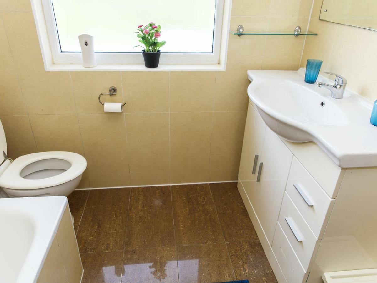Mandeville Rooms Northolt  객실 사진