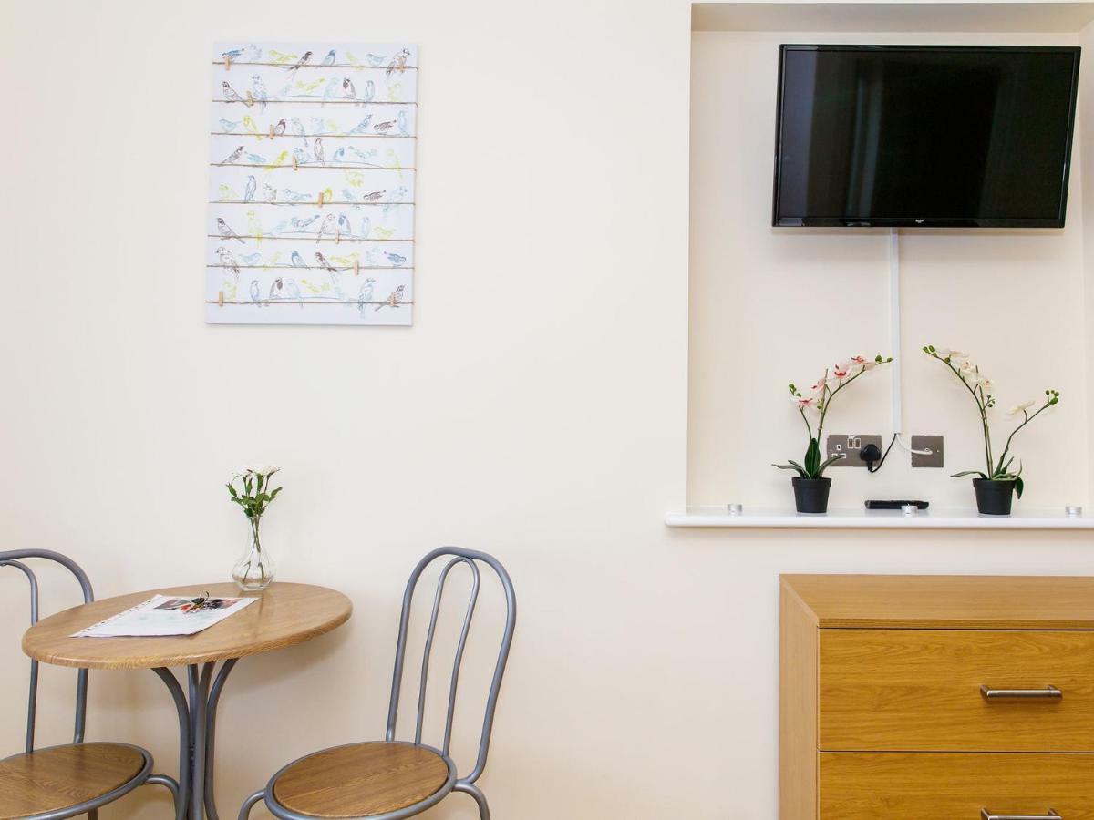 Mandeville Rooms Northolt  객실 사진